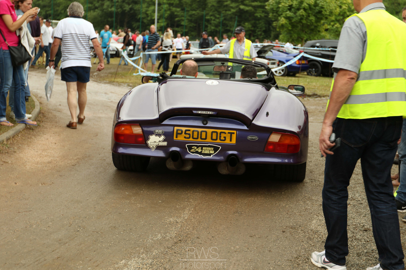Illustration for article titled Classic British Welcome Photos (Le Mans Carshow)